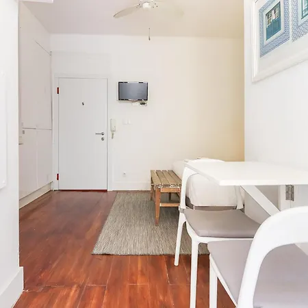 Apartment Santos Tiny By Homing